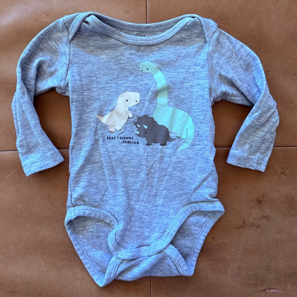 💙$5 FLASH SALE💙 H&M Organic Cotton Onesie 3M